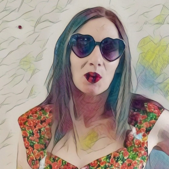 Meet your Posher, Emma - Picture 1 of 1